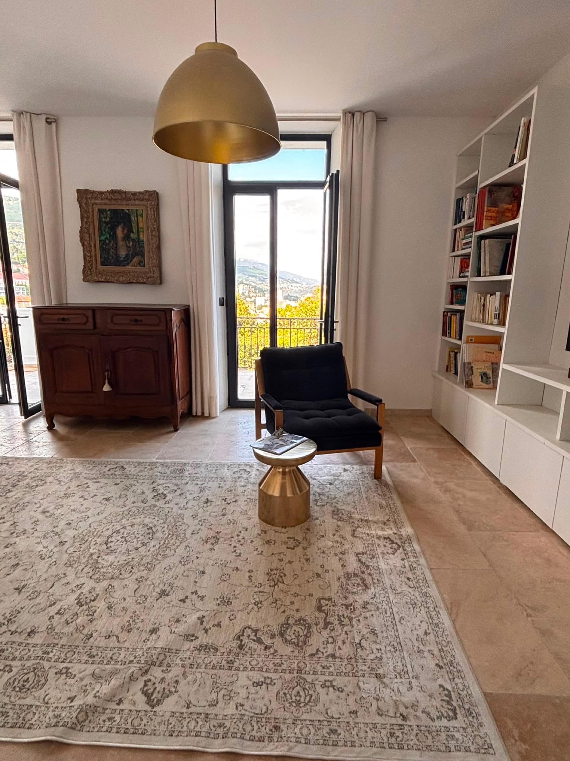 Coin lecture cosy dans le salon